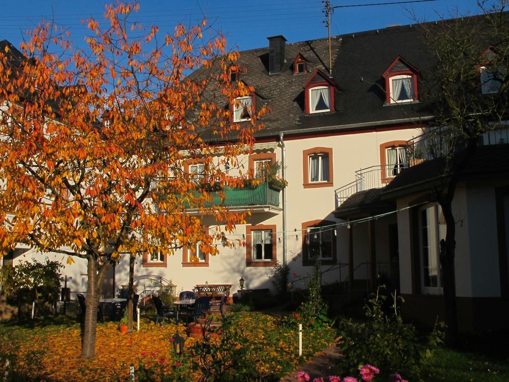 Hotel Weinhof Michael Morbach Zeltingen-Rachtig Exterior foto